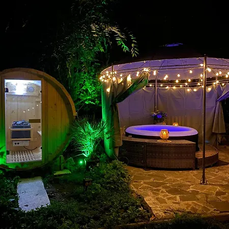 Villa Ferienvilla Whirlpool Fasssauna Direkt Am Rhein Gotterswickerhamm