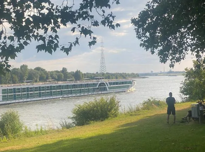 Ferienvilla Whirlpool Fasssauna Direkt Am Rhein Villa Gotterswickerhamm